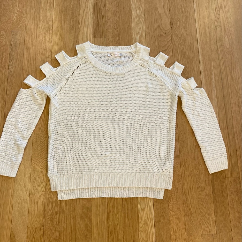 RD Style Womens Long Sleeve White Sweater with Shoulder Arm Cutouts/ Size M